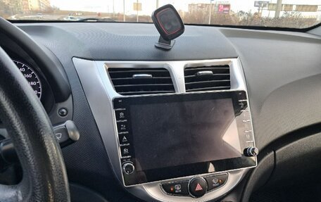 Hyundai Solaris II рестайлинг, 2012 год, 750 000 рублей, 4 фотография