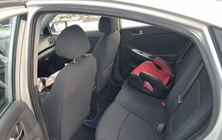 Hyundai Solaris II рестайлинг, 2012 год, 750 000 рублей, 9 фотография