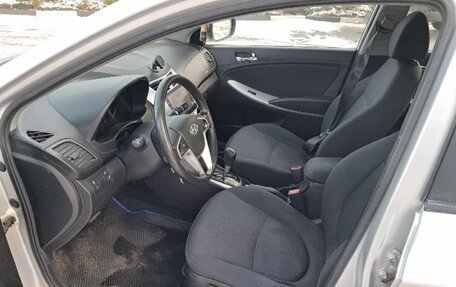 Hyundai Solaris II рестайлинг, 2012 год, 750 000 рублей, 8 фотография