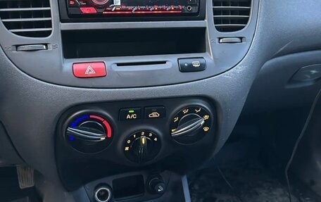 KIA Rio II, 2006 год, 400 000 рублей, 9 фотография