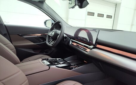 BMW 5 серия, 2025 год, 8 649 000 рублей, 14 фотография