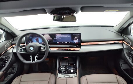 BMW 5 серия, 2025 год, 8 649 000 рублей, 11 фотография