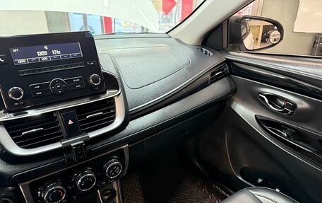 Toyota Yaris XP150 рестайлинг, 2022 год, 1 399 000 рублей, 10 фотография