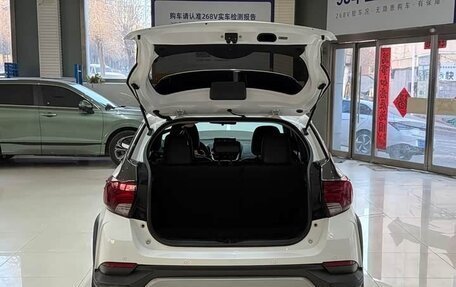 Toyota Yaris XP150 рестайлинг, 2022 год, 1 399 000 рублей, 16 фотография