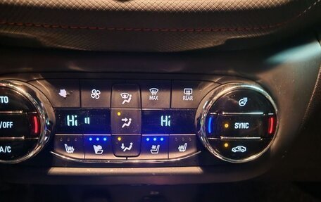 Chevrolet TrailBlazer, 2022 год, 2 000 000 рублей, 5 фотография