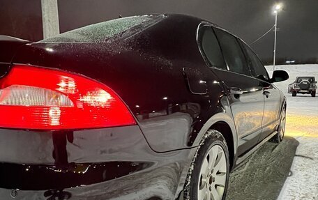 Skoda Superb III рестайлинг, 2008 год, 909 000 рублей, 5 фотография