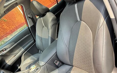 Toyota Camry, 2021 год, 3 600 000 рублей, 2 фотография