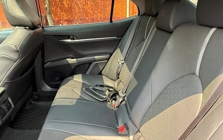 Toyota Camry, 2021 год, 3 600 000 рублей, 10 фотография