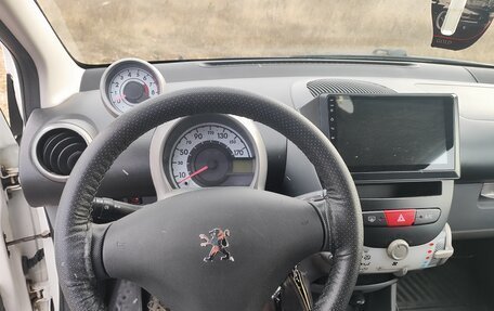 Peugeot 107 I рестайлинг, 2011 год, 450 000 рублей, 14 фотография