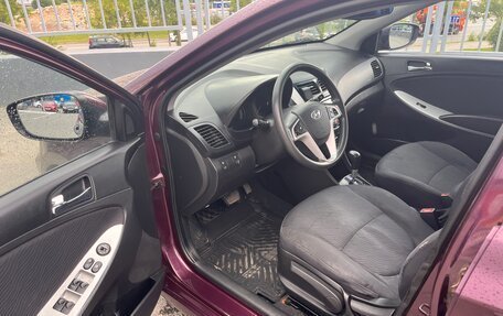 Hyundai Solaris II рестайлинг, 2012 год, 690 000 рублей, 17 фотография