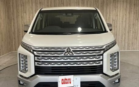 Mitsubishi Delica D:5 I, 2021 год, 2 780 000 рублей, 2 фотография