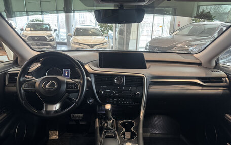 Lexus RX IV рестайлинг, 2018 год, 4 830 000 рублей, 17 фотография