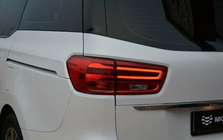 KIA Carnival III, 2018 год, 2 450 000 рублей, 10 фотография