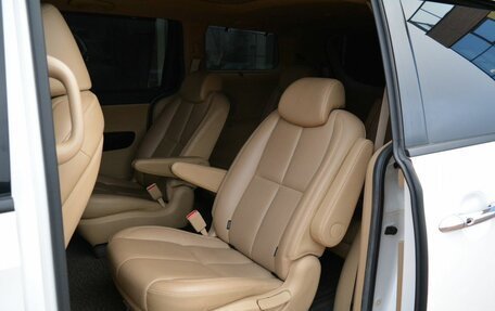 KIA Carnival III, 2018 год, 2 450 000 рублей, 14 фотография