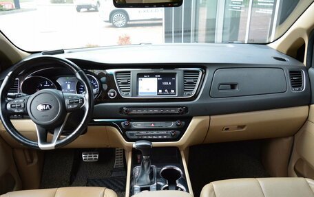 KIA Carnival III, 2018 год, 2 450 000 рублей, 18 фотография