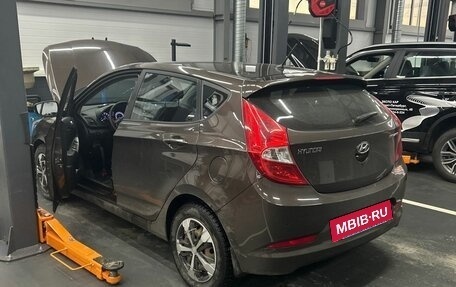 Hyundai Solaris II рестайлинг, 2015 год, 680 000 рублей, 5 фотография