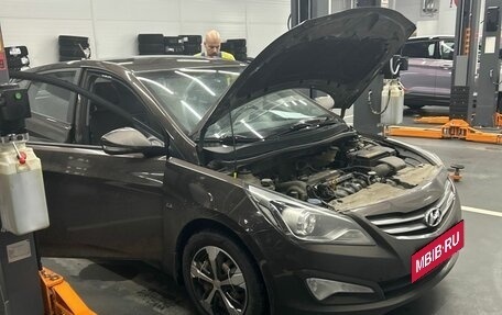 Hyundai Solaris II рестайлинг, 2015 год, 680 000 рублей, 9 фотография