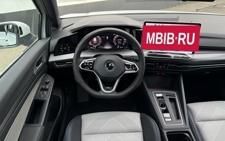 Volkswagen Golf VIII, 2025 год, 3 565 000 рублей, 28 фотография