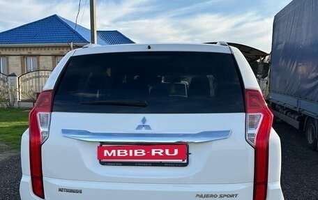 Mitsubishi Pajero Sport III рестайлинг, 2018 год, 3 290 000 рублей, 3 фотография