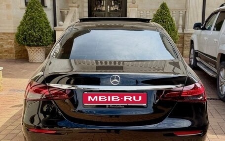 Mercedes-Benz E-Класс, 2021 год, 4 900 000 рублей, 4 фотография