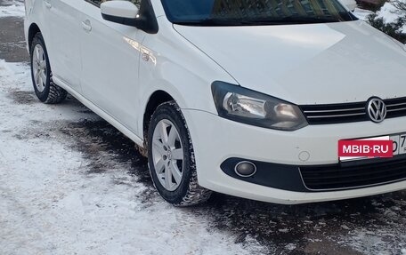 Volkswagen Polo VI (EU Market), 2014 год, 900 000 рублей, 1 фотография