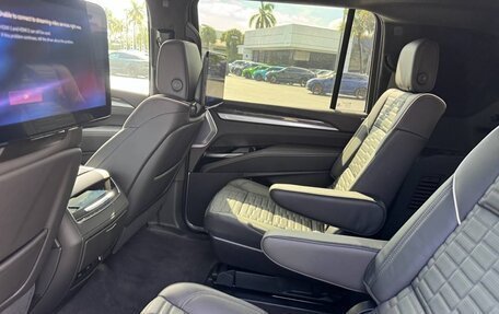 Cadillac Escalade V, 2025 год, 29 000 000 рублей, 22 фотография