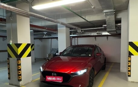 Mazda 3, 2019 год, 2 200 000 рублей, 13 фотография