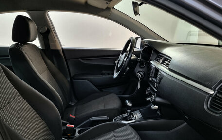 KIA Rio IV, 2018 год, 1 055 000 рублей, 10 фотография