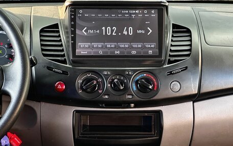 Mitsubishi L200 IV рестайлинг, 2013 год, 1 799 000 рублей, 20 фотография