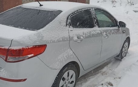 KIA Rio III рестайлинг, 2015 год, 860 000 рублей, 3 фотография