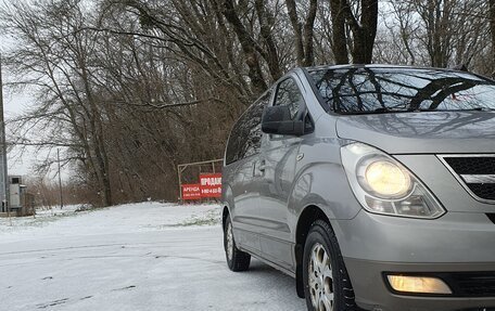 Hyundai H-1 II рестайлинг, 2011 год, 1 685 000 рублей, 2 фотография