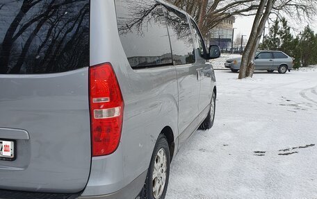 Hyundai H-1 II рестайлинг, 2011 год, 1 685 000 рублей, 4 фотография