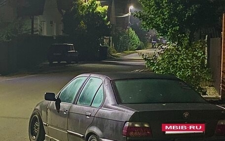 BMW 3 серия, 1993 год, 300 000 рублей, 3 фотография