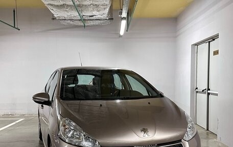 Peugeot 208 II, 2013 год, 750 000 рублей, 3 фотография