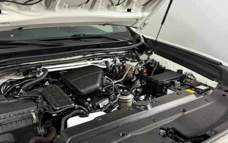 Toyota Land Cruiser Prado 150 рестайлинг 2, 2019 год, 4 000 000 рублей, 23 фотография