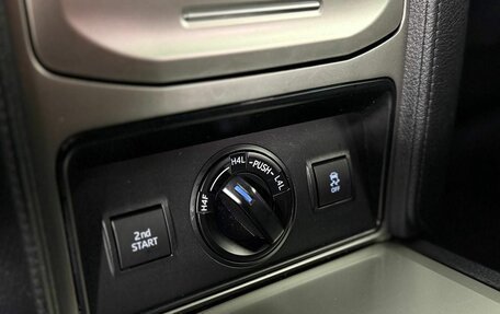 Toyota Land Cruiser Prado 150 рестайлинг 2, 2019 год, 4 000 000 рублей, 21 фотография