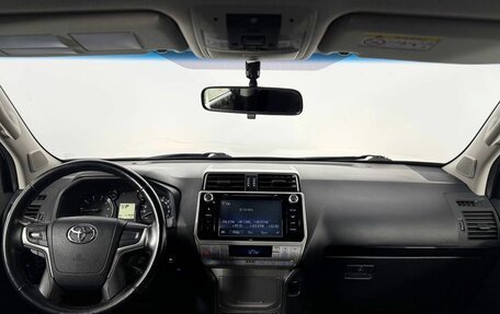 Toyota Land Cruiser Prado 150 рестайлинг 2, 2019 год, 4 000 000 рублей, 18 фотография