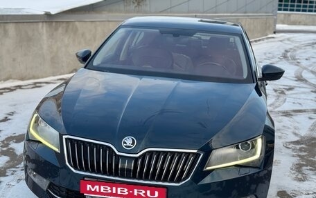 Skoda Superb III рестайлинг, 2018 год, 2 300 000 рублей, 2 фотография