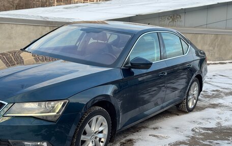 Skoda Superb III рестайлинг, 2018 год, 2 300 000 рублей, 3 фотография