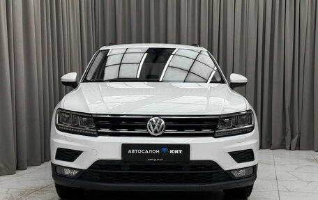 Volkswagen Tiguan II, 2020 год, 3 099 000 рублей, 2 фотография