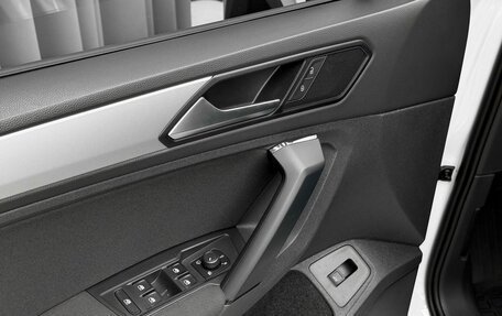 Volkswagen Tiguan II, 2020 год, 3 099 000 рублей, 18 фотография