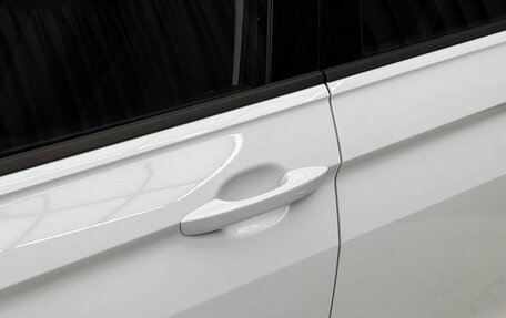 Volkswagen Tiguan II, 2020 год, 3 099 000 рублей, 17 фотография