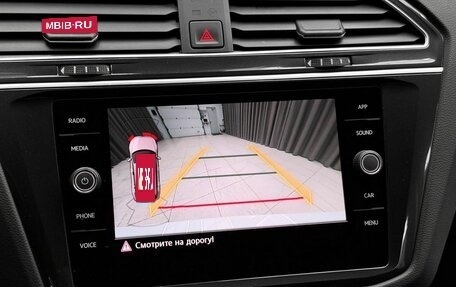 Volkswagen Tiguan II, 2020 год, 3 099 000 рублей, 13 фотография