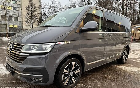 Volkswagen Multivan T6 рестайлинг, 2022 год, 7 450 000 рублей, 4 фотография