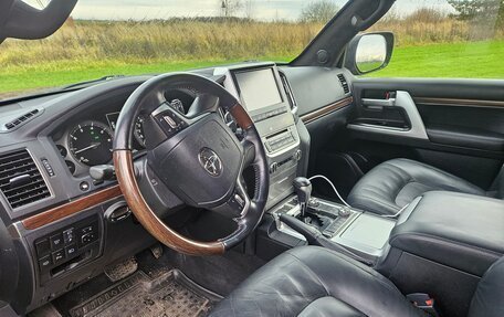 Toyota Land Cruiser 200, 2020 год, 6 950 000 рублей, 8 фотография