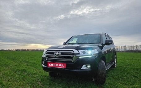 Toyota Land Cruiser 200, 2020 год, 6 950 000 рублей, 2 фотография