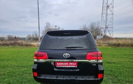 Toyota Land Cruiser 200, 2020 год, 6 950 000 рублей, 4 фотография