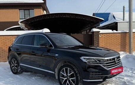 Volkswagen Touareg III, 2021 год, 6 050 000 рублей, 2 фотография