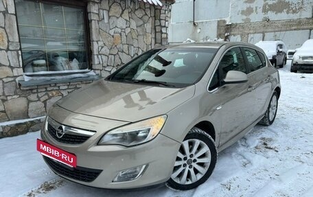 Opel Astra J, 2011 год, 695 000 рублей, 2 фотография