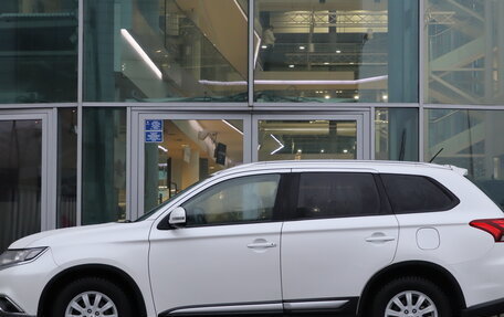 Mitsubishi Outlander III рестайлинг 3, 2016 год, 1 490 000 рублей, 2 фотография